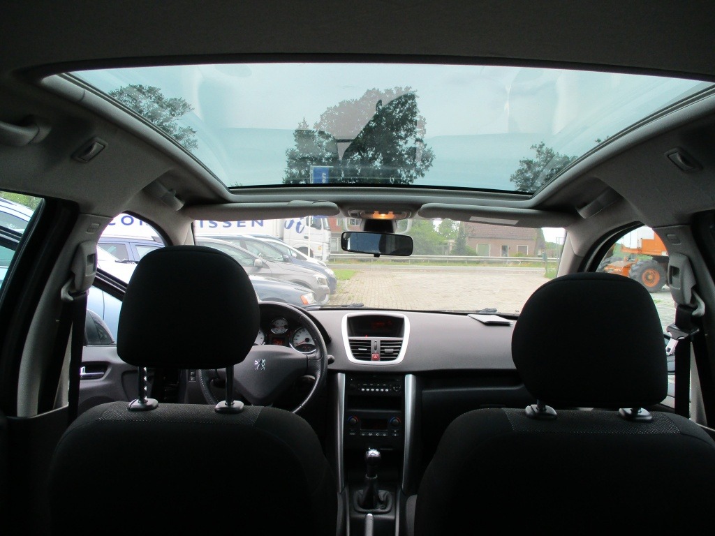 Peugeot 207 SW 1.4 VTi XS Panorama,clima foto's