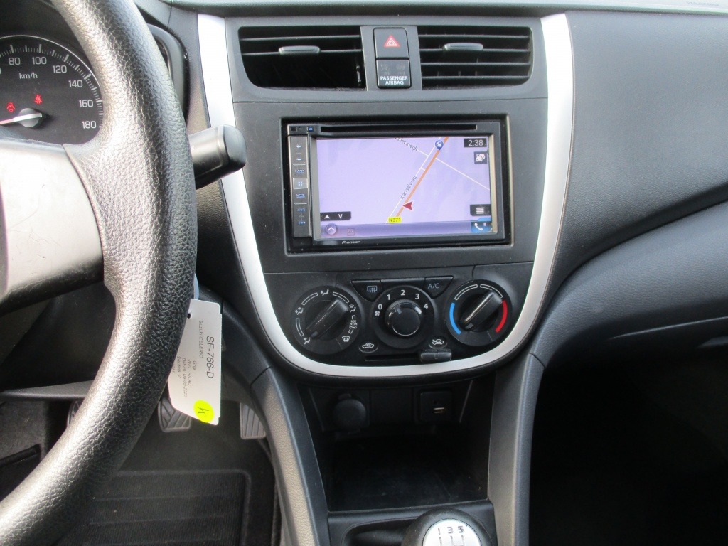 Suzuki Celerio 1.0 Comfort PDC Navigatie foto's