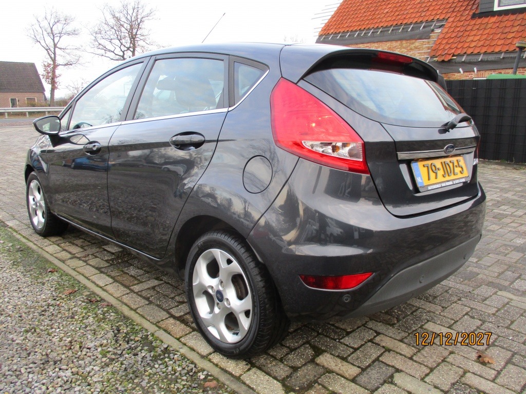 Ford Fiesta 1.4 Titanium foto's