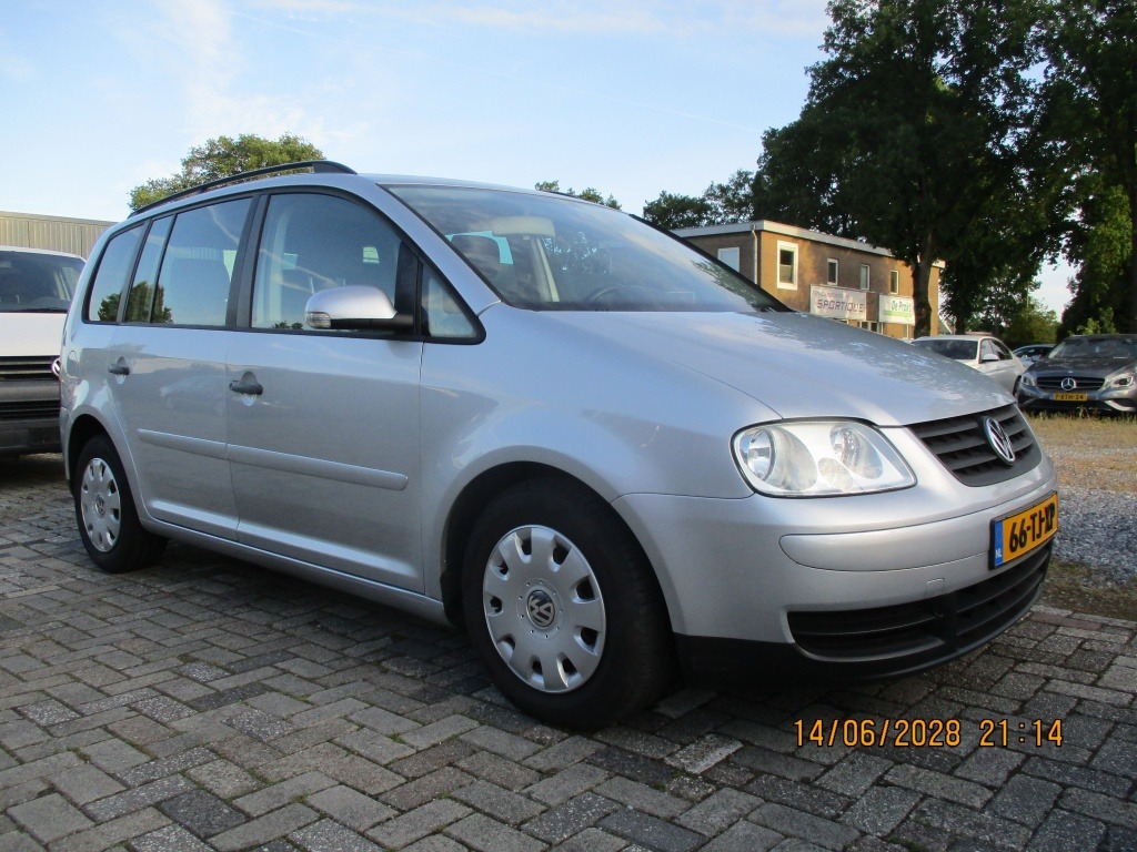 Volkswagen Touran 1.6-16V FSI APK 3-7-2027 foto's