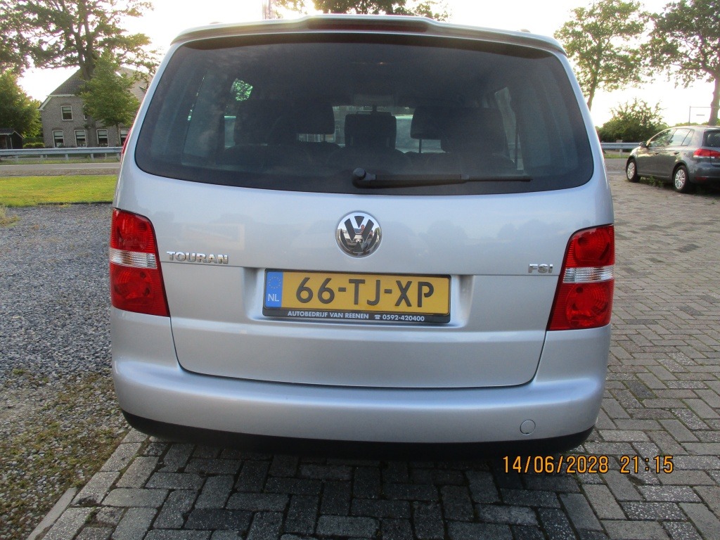 Volkswagen Touran 1.6-16V FSI APK 3-7-2027 foto's