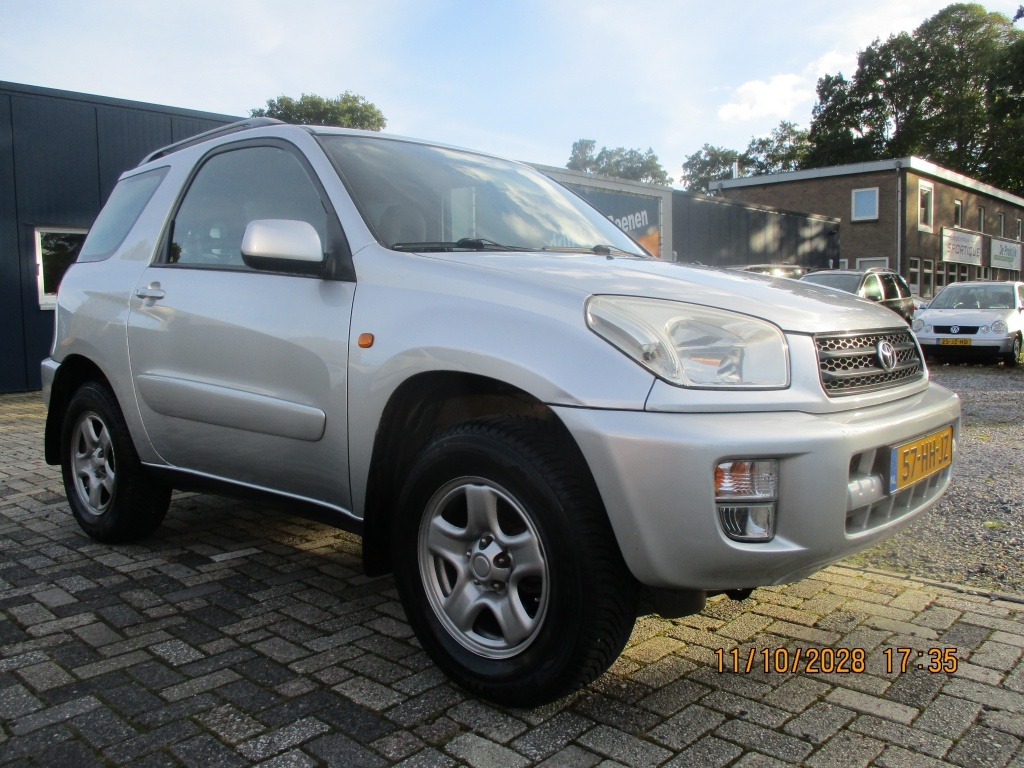 Toyota RAV4 1.8-16V VVT-i Luna foto's