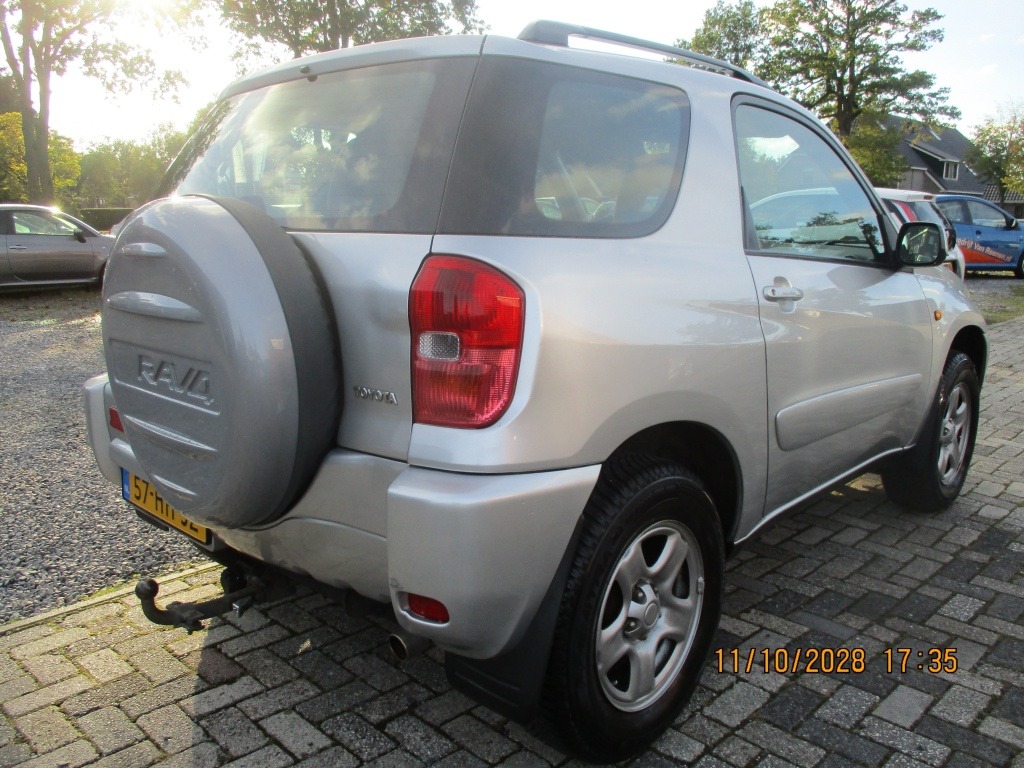 Toyota RAV4 1.8-16V VVT-i Luna foto's