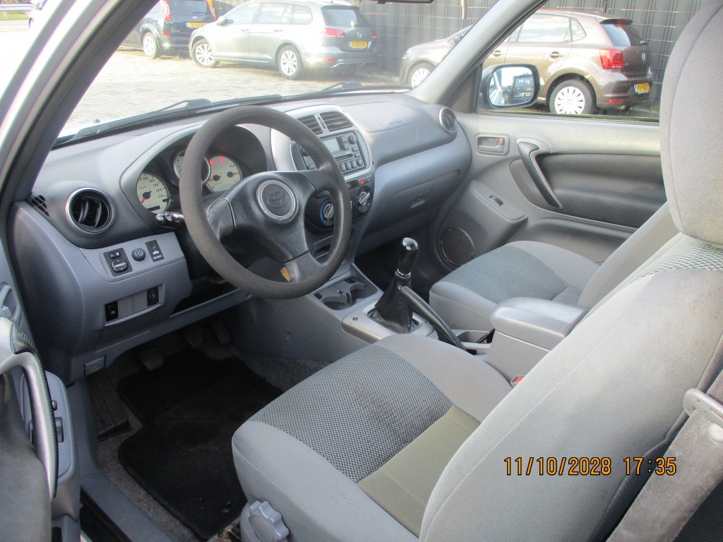 Toyota RAV4 1.8-16V VVT-i Luna foto's