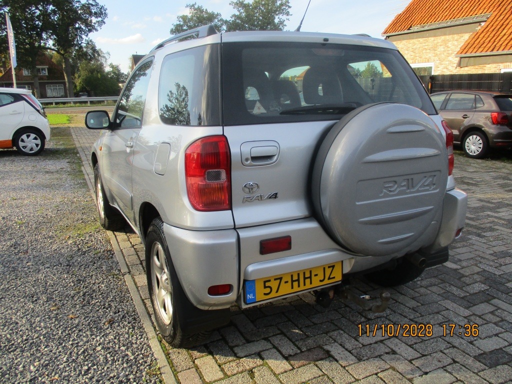Toyota RAV4 1.8-16V VVT-i Luna foto's