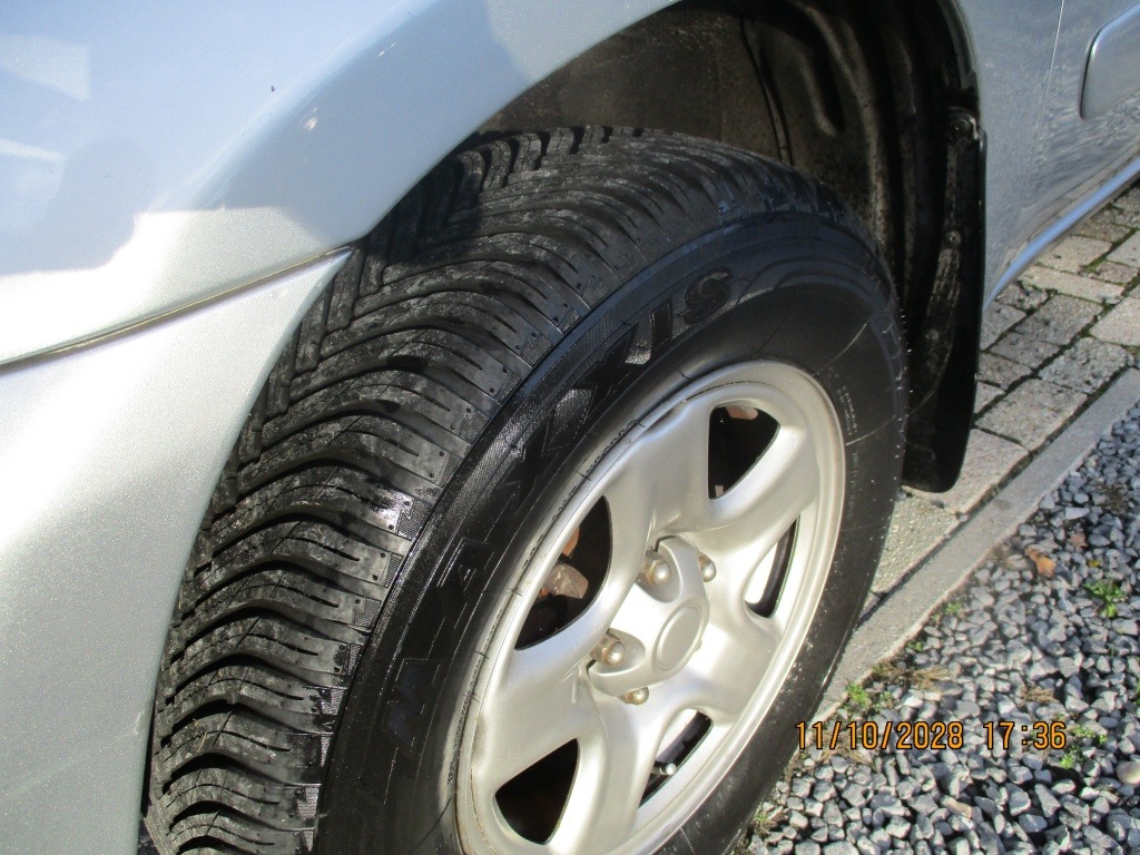 Toyota RAV4 1.8-16V VVT-i Luna foto's