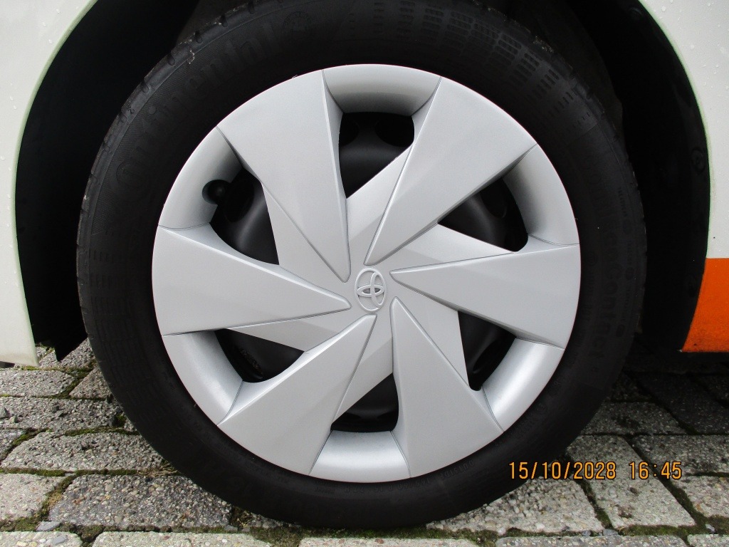 Toyota Aygo 1.0 VVT-i x-play navi cruise foto's