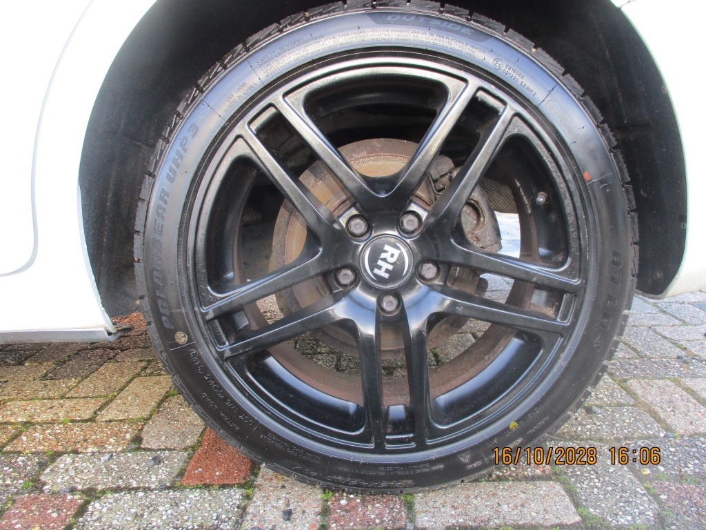 Ford FOCUS Wagon 1.6 Comf AIRCO APK 4-27 foto's