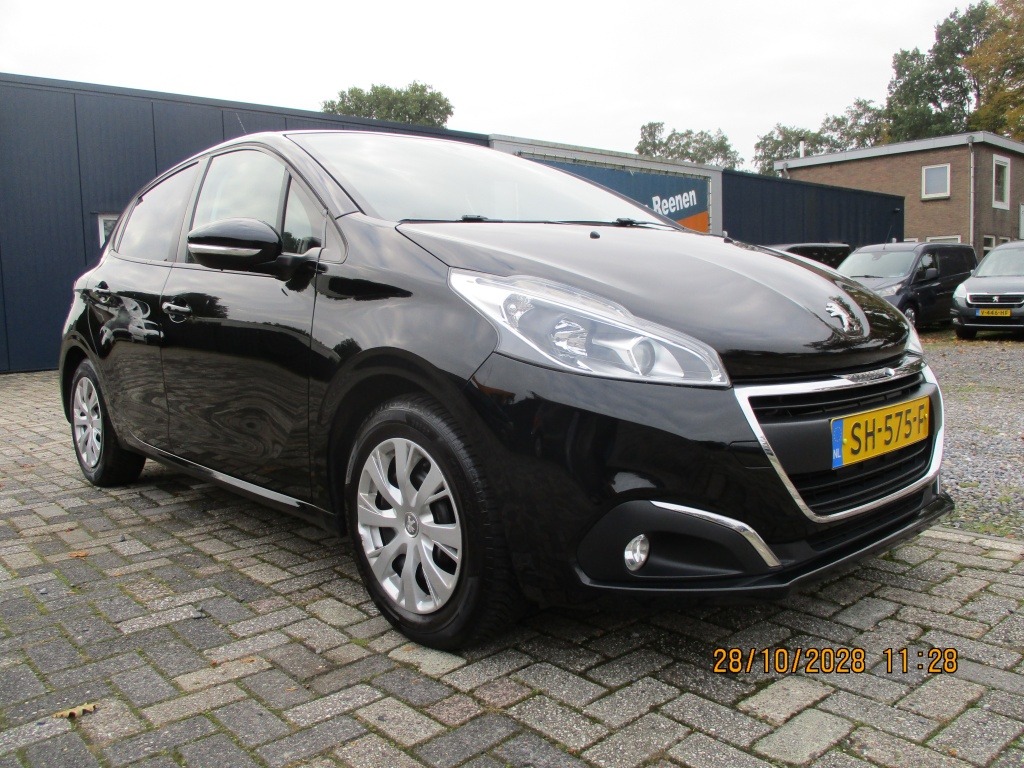 Peugeot 208 1.2 PureT. Blue Lion foto's